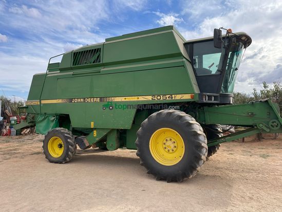 Cosechadora de Cereal - John Deere - 2054