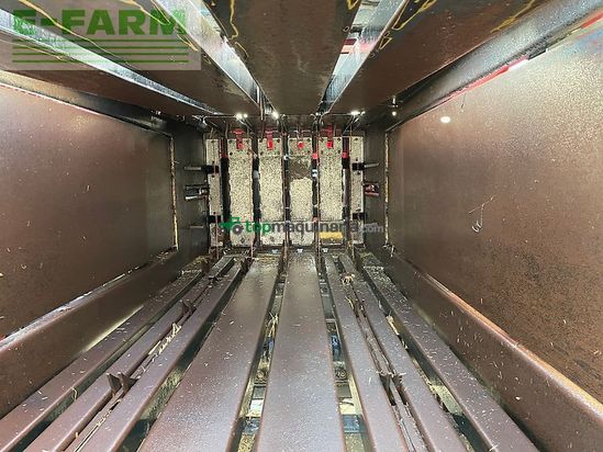 Empacadora gigant - New Holland - bb960