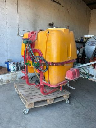 Pulverizador de 1000l con barras manuales