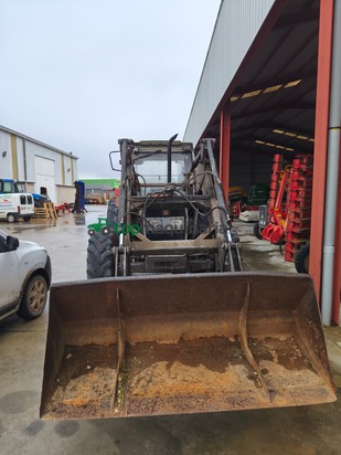 Tractor agrícola - Massey Ferguson - MODELO 398 CON PALA