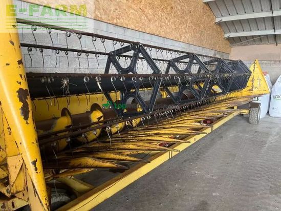 Cosechadora de Cereal - New Holland - cr980