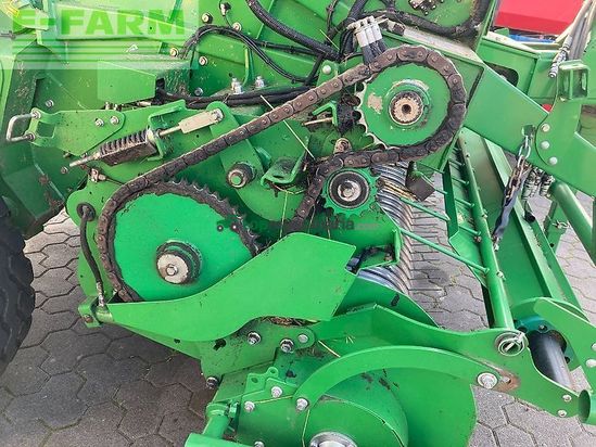 Empacadora gigant - John Deere - v451m
