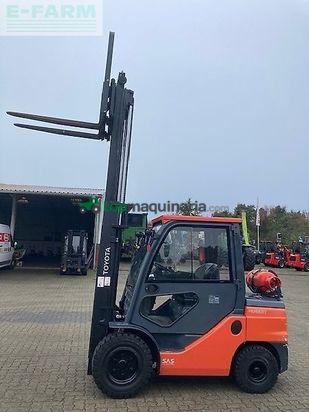 Elevadora - Toyota - 02-8fgjf35