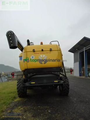 Cosechadora de Cereal - New Holland - ch7.70 stage 5