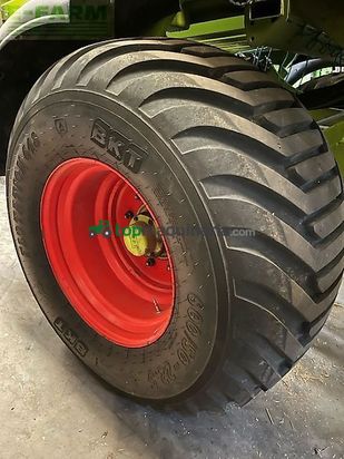 Empacadora gigant - Claas - quadrant 2200 rc