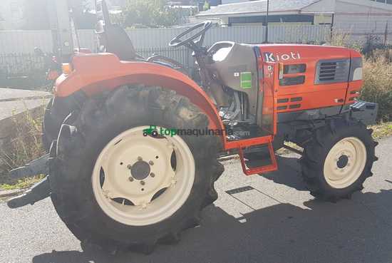 Tractor agrícola - Kioti - DX 35