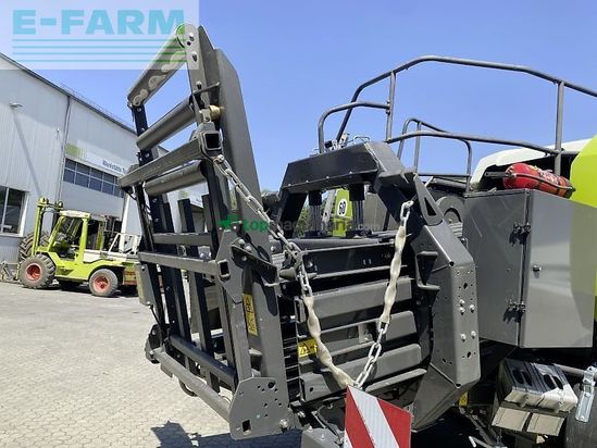 Empacadora gigant - Claas - quadrant 5200 fc tandem