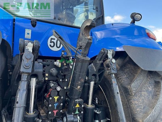 Tractor agrícola - New Holland - t 8.435 uc