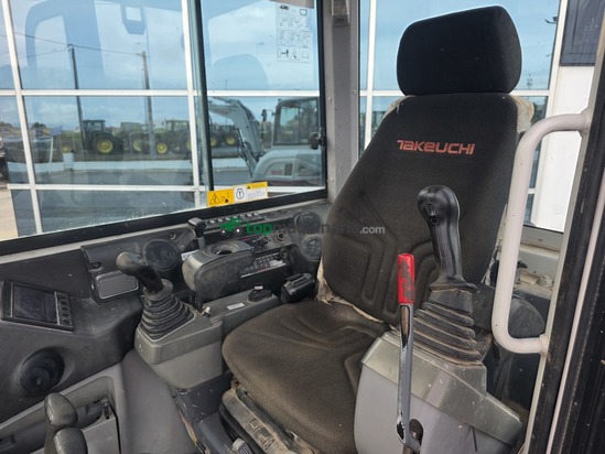 Excavadora - Takeuchi  TB 240