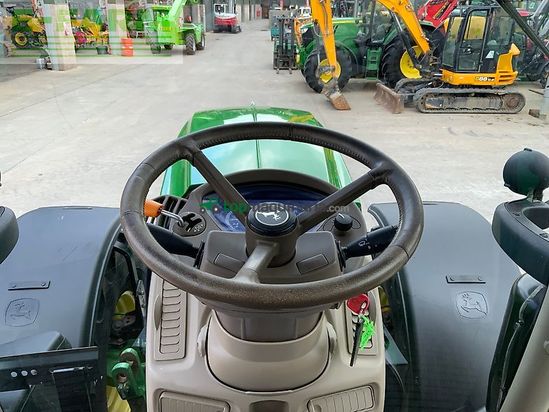 Tractor agrícola - John Deere - 6215r premium edition tractor (st26285)