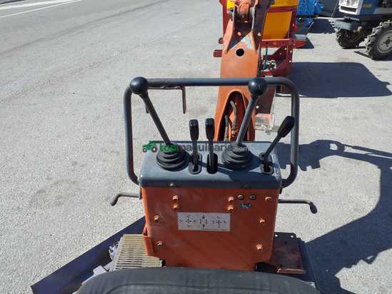 Minigiratoria KUBOTA KH 007