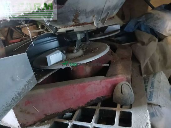 Esparcidor - Kuhn - comet zsb900