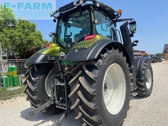 Tractor agrícola - Valtra - t215 d forst mit rüfa und forstkabine