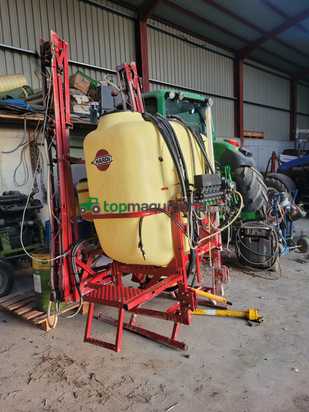 Pulverizador  Hardi 1200 litros hidraulico.