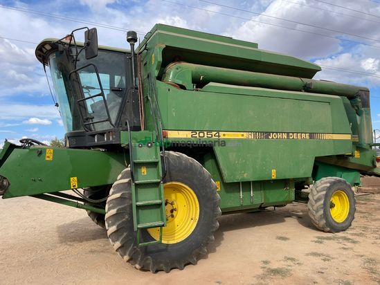 Cosechadora de Cereal - John Deere - 2054