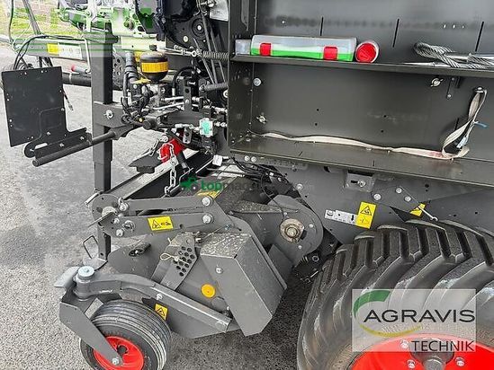 Empacadora gigant - Claas - variant 580 rc trend
