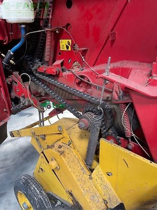Empacadora gigant - New Holland - 658 cropcutter