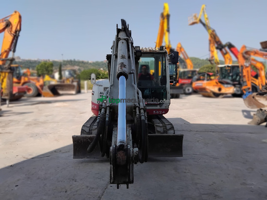 Miniexcavadora TAKEUCHI TB290