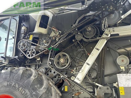 Cosechadora de Cereal - Claas - trion 750 + v770