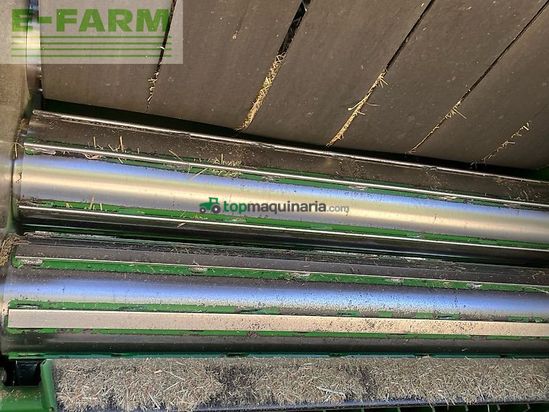 Empacadora gigant - John Deere - v451m