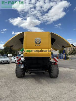 Empacadora gigant - New Holland - rolt belt 180 superfeed