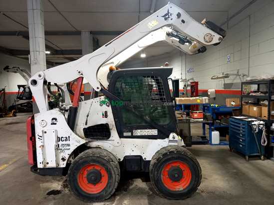 CARGADORA COMPACTA RUEDAS A770 BOBCAT