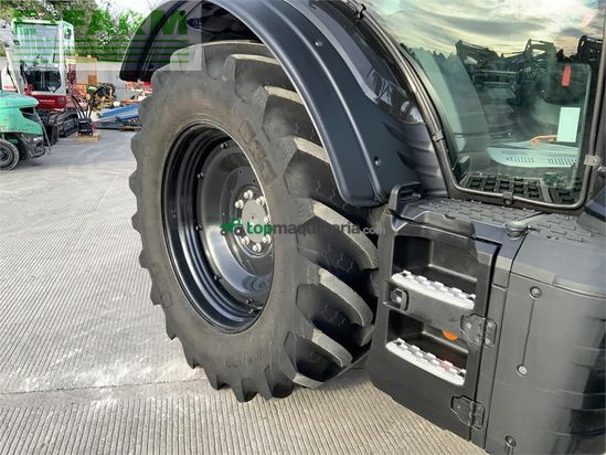Tractor agrícola - Valtra - n135 active tractor (st27903)