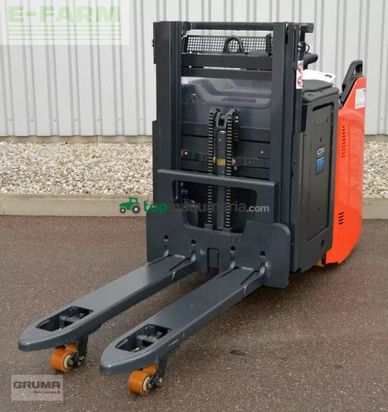 Elevadora - Linde - d 12 hp sp ion 133