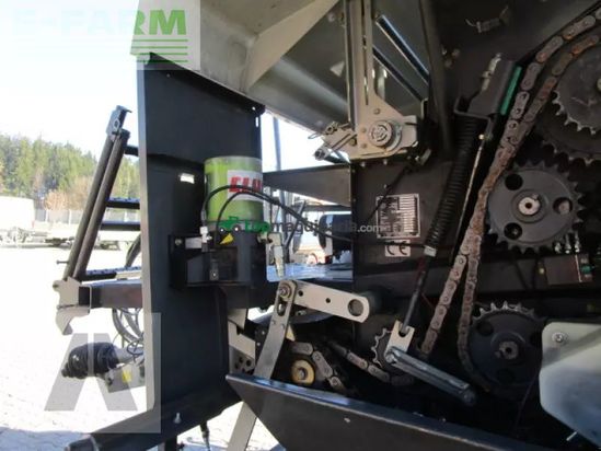 Empacadora gigant - Claas - rolland 454