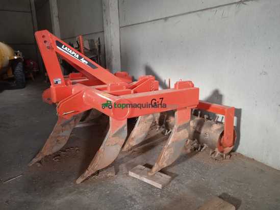 Descompactador subsolador  Latapia modelo G-7