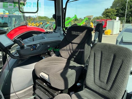 Tractor agrícola - Valtra - n174 versu unlimited tractor (st27127)