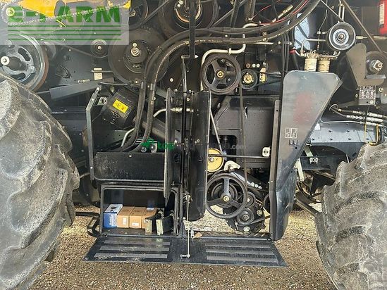 Cosechadora de Cereal - New Holland - cx 8.90 slh
