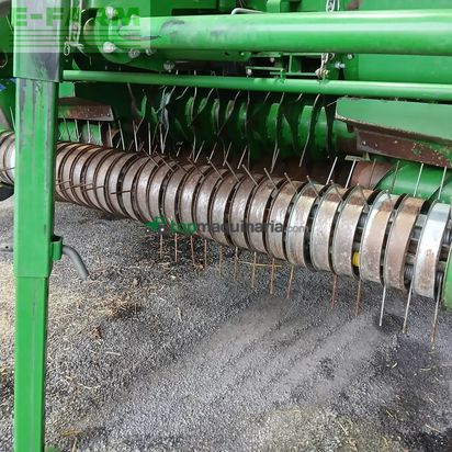 Empacadora gigant - John Deere - 864