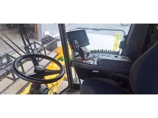 Cosechadora de Cereal - New Holland - cr9-90