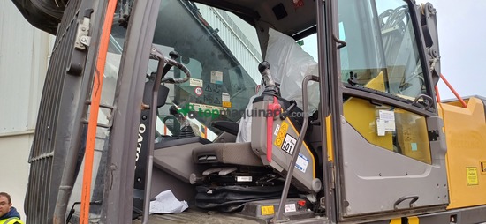 Excavadora VOLVO EW240E
