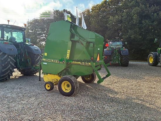 Empacadora gigant - John Deere - 590