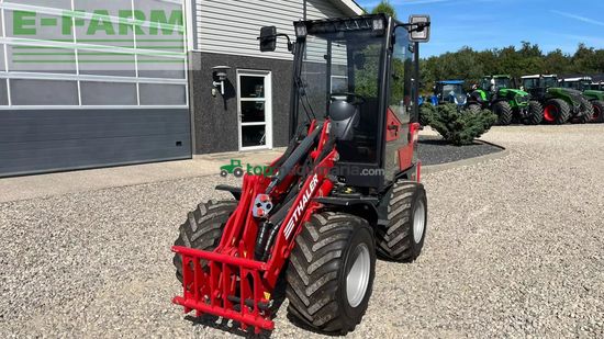 Minicargadora - Thaler - 2438l dpf kabine og brede hjul