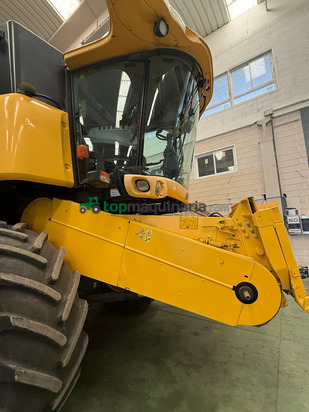 Cosechadora de Cereal - New Holland - CX8070
