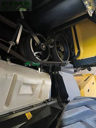 Cosechadora de Cereal - New Holland - cr 9.80