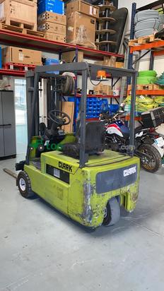 Carretilla elevadora  eléctrica - Clark