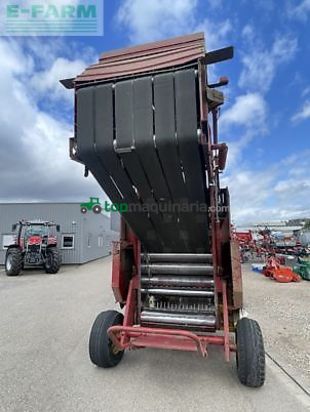 Empacadora gigant - New Holland - 658