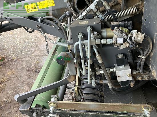 Empacadora gigant - Claas - variant 360 rc