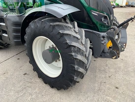 Tractor agrícola - Valtra - t214 versu tractor (st26880)
