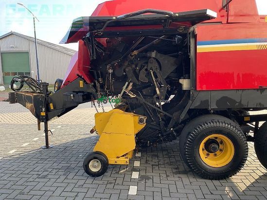 Empacadora gigant - New Holland - bb960