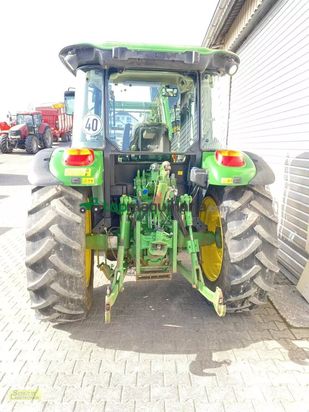 Tractor agrícola - John Deere - 5090 r aus mannheim