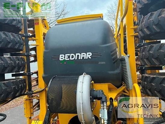 Sembradora - Bednar - omega oo 6000