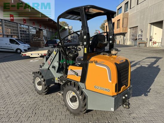 Minicargadora - Giant - 2300hd mit vierkant aufnahme