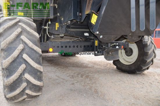 Cosechadora de Cereal - New Holland - csx 7040