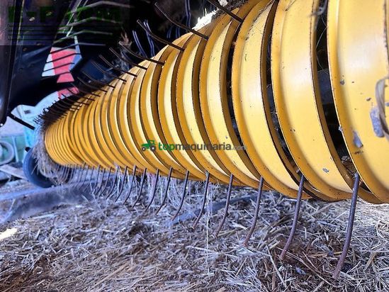 Empacadora gigant - New Holland - br 6090 / roll-bar 125