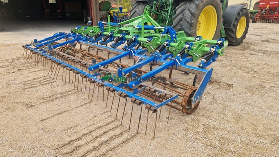 Cultivador  Agromet - 21 brazos con rodillo y rastra